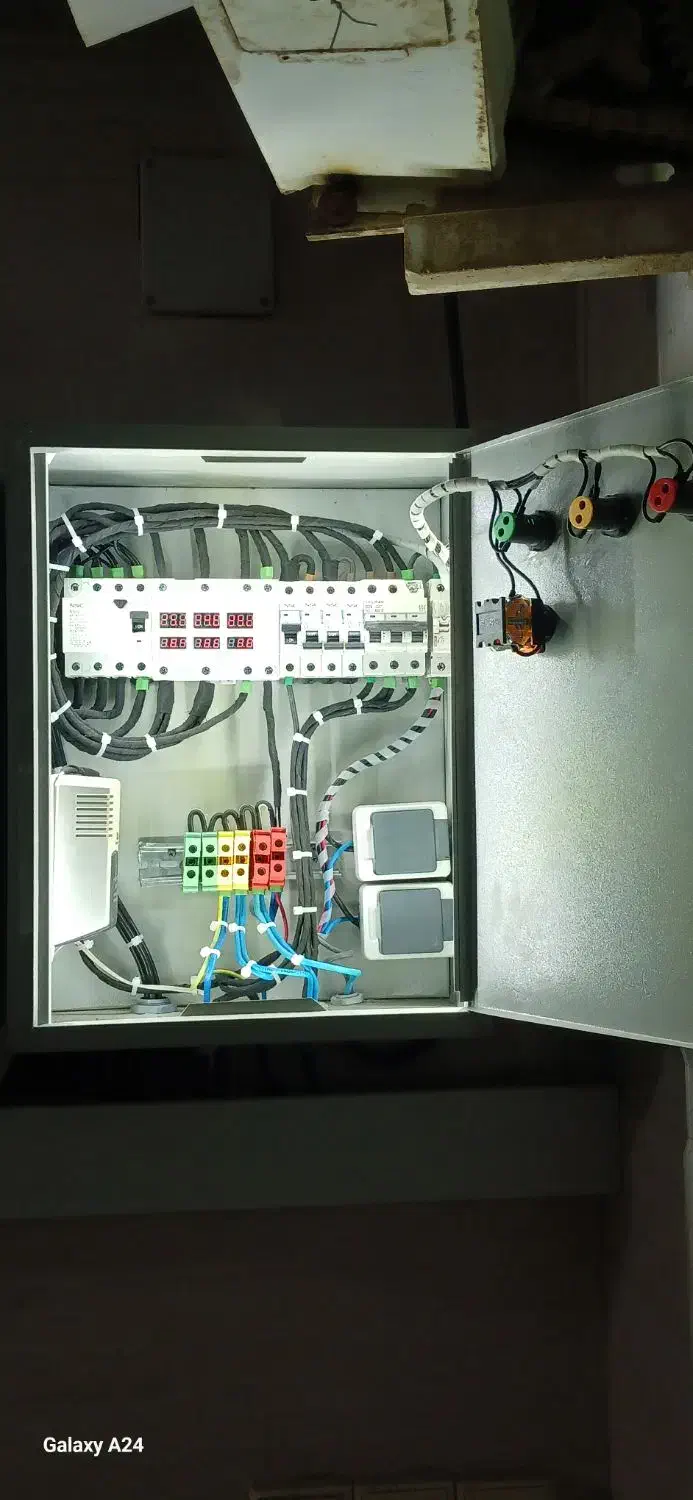 برقکار،برقکاری،سیمکش.سیمکشی|خدمات پیشه و مهارت|زابل, |دیوار