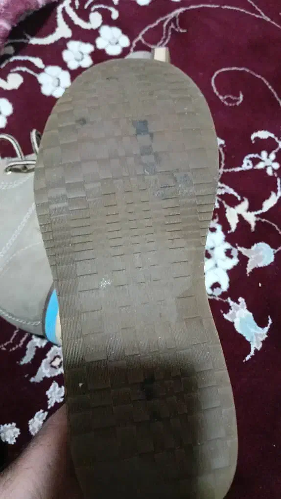 بوت مردانه.|کیف، کفش، کمربند|دره شهر, |دیوار