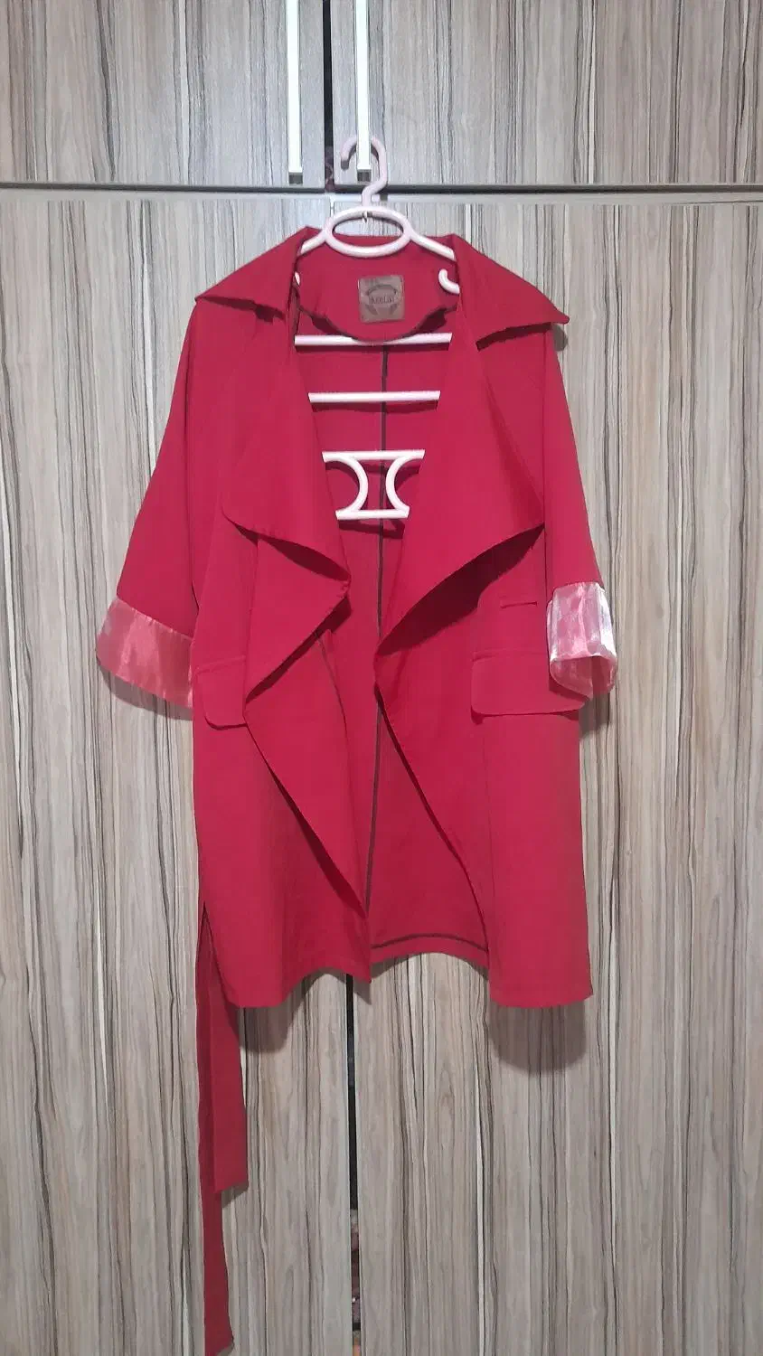 مانتو|لباس|رشت, پستک|دیوار