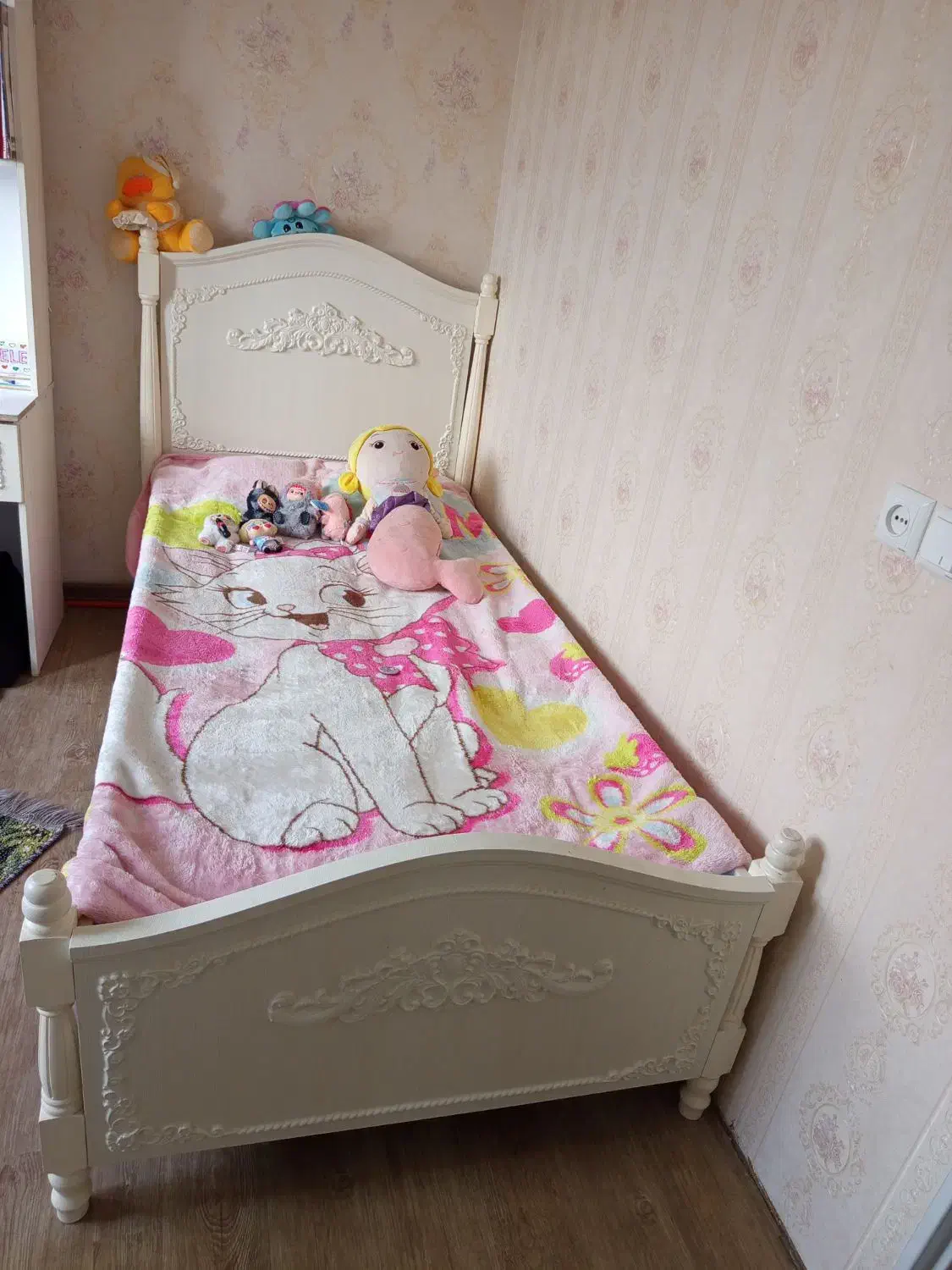 سرویس خواب و کمد عروسک ومیزتحریر|تخت و صندلی بچه|لوندویل, |دیوار