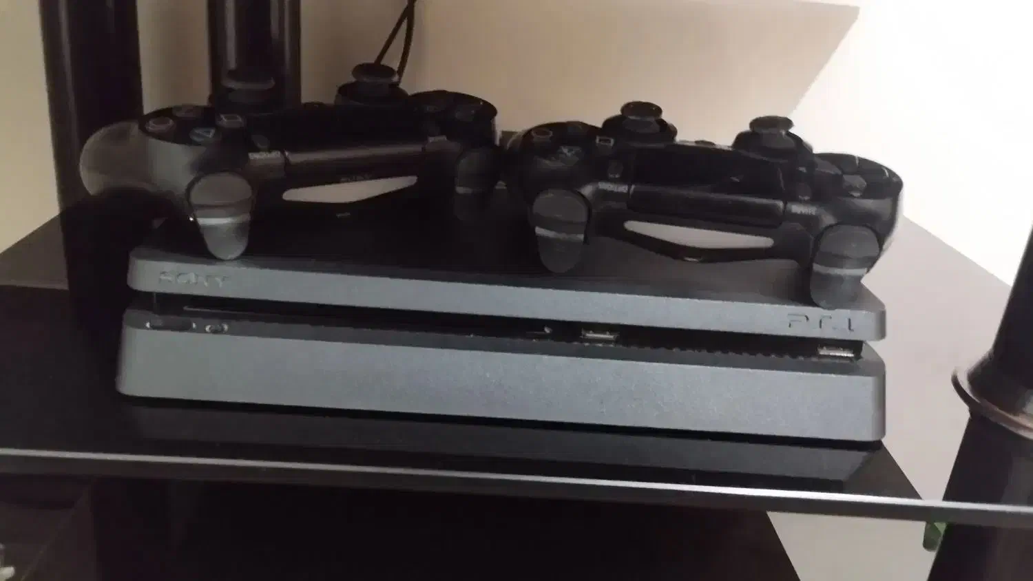 پی اس فور درحد نو کلا۲سال استفاده شده|کنسول، بازی ویدئویی و آنلاین|اصفهان, بهارستان|دیوار