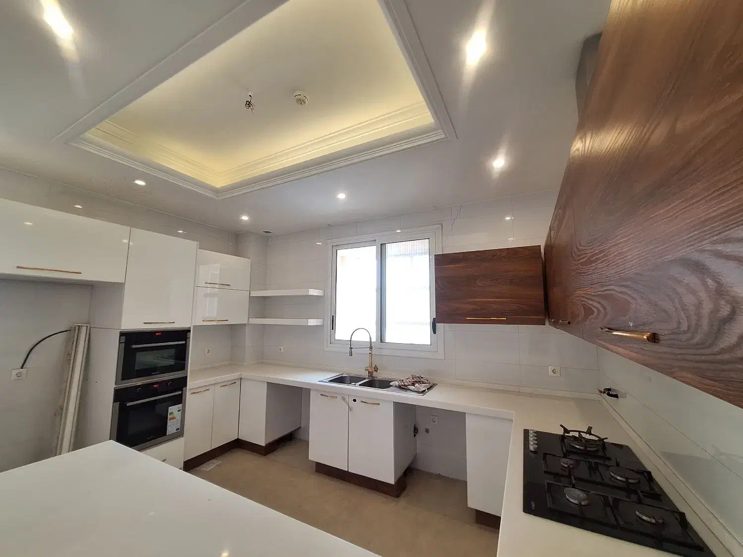 اجاره آپارتمان ۱۷۵متر۳ خواب (دروس کماسایی۲پارکینگ)