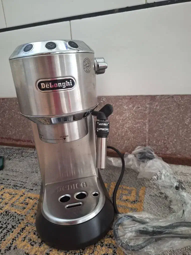 قهوه سازدلونگی مدل۶۸۵|سماور، چای‌ساز، قهوه‌ساز|بهبهان, |دیوار