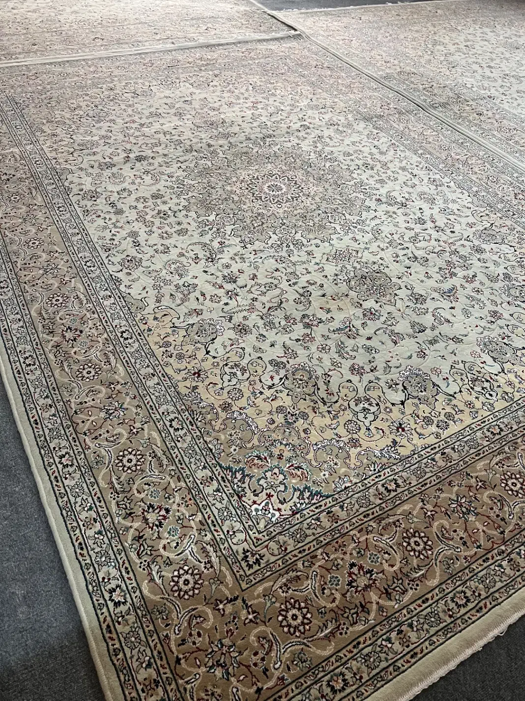دو تخته فرش ۱۲  و یک ۹ متری ماشینی کاملا سالم|فرش|خمین, |دیوار