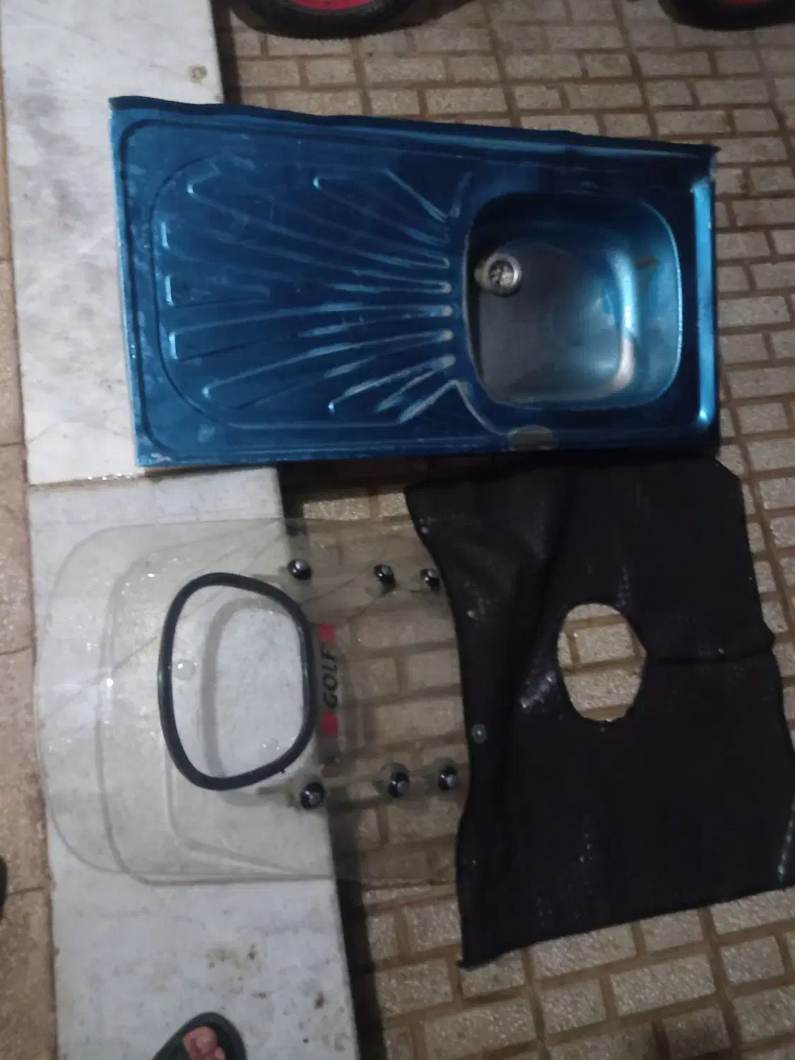 سینک آب سالم سالم و یک عدد تلق موتور|قطعات یدکی و لوازم جانبی|سبزوار, باهنر|دیوار