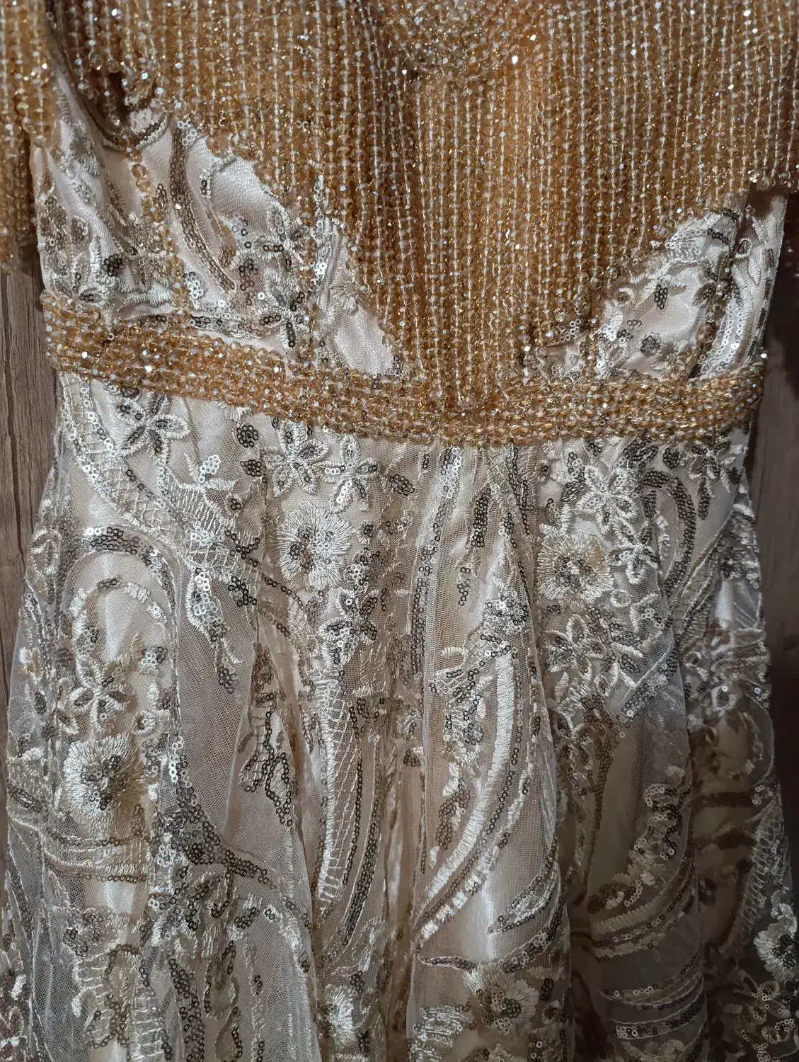 لباس مجلسی|لباس|طرقبه, |دیوار