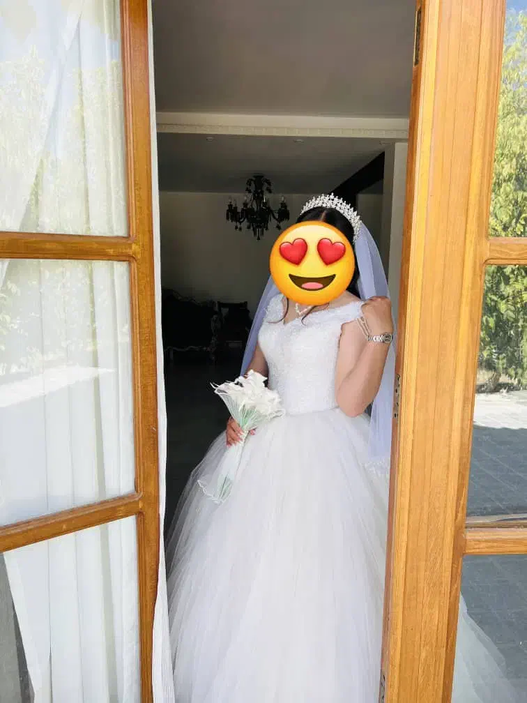 تور عروس قیمت مناسب|لباس|فیروزآباد (فارس), |دیوار