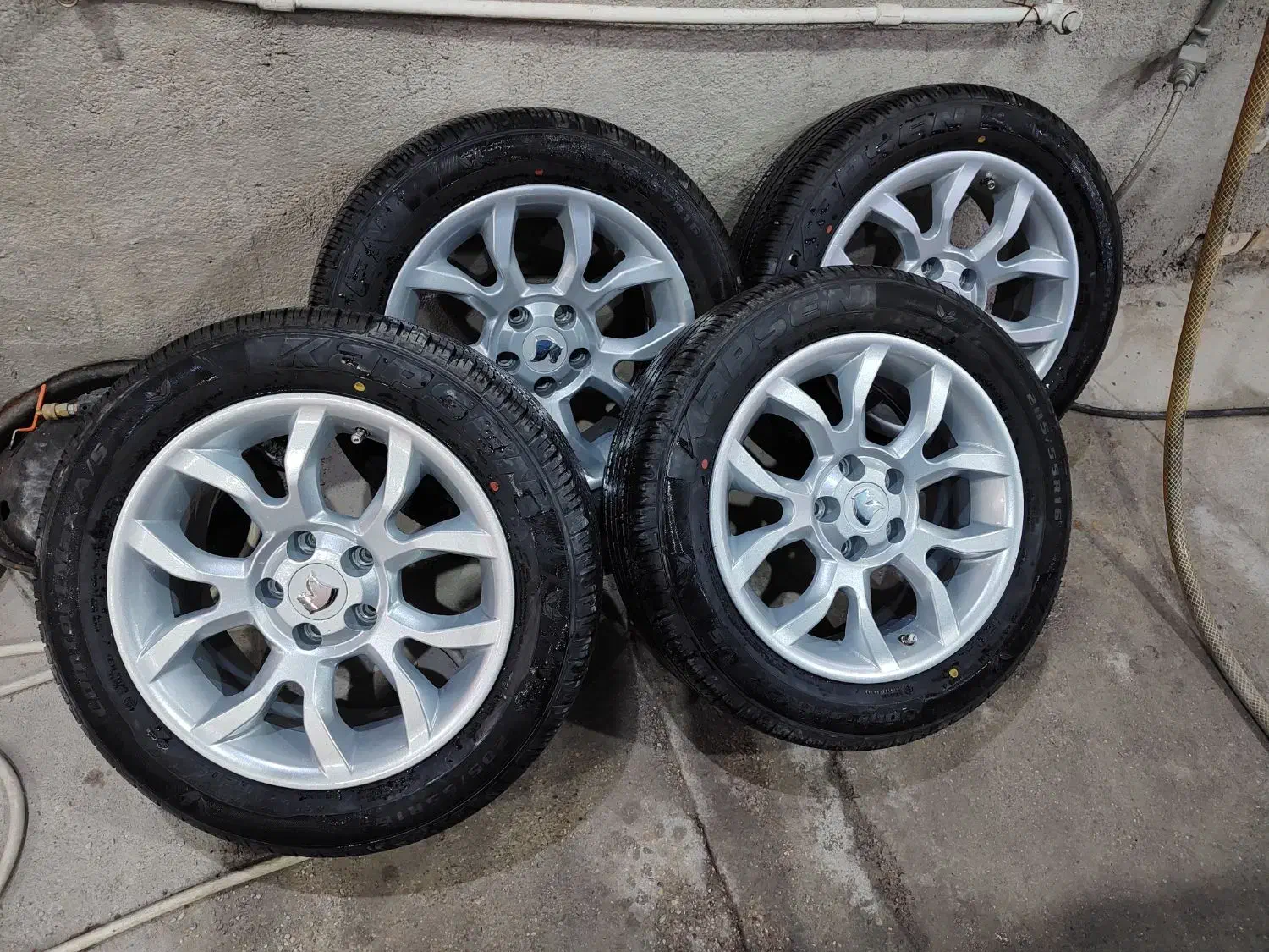 رینگ و لاستیک گوزنی ۱۶ اینچ ۵ پیچ|قطعات یدکی و لوازم جانبی|اهواز, کمپلو شمالی|دیوار