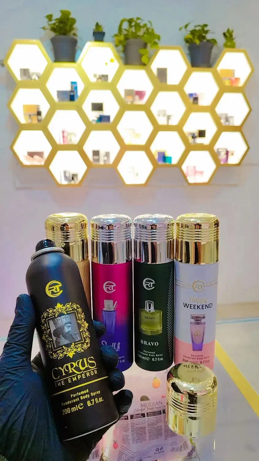 نیازمند فروشنده خانم|استخدام بازاریابی و فروش|زرند, |دیوار