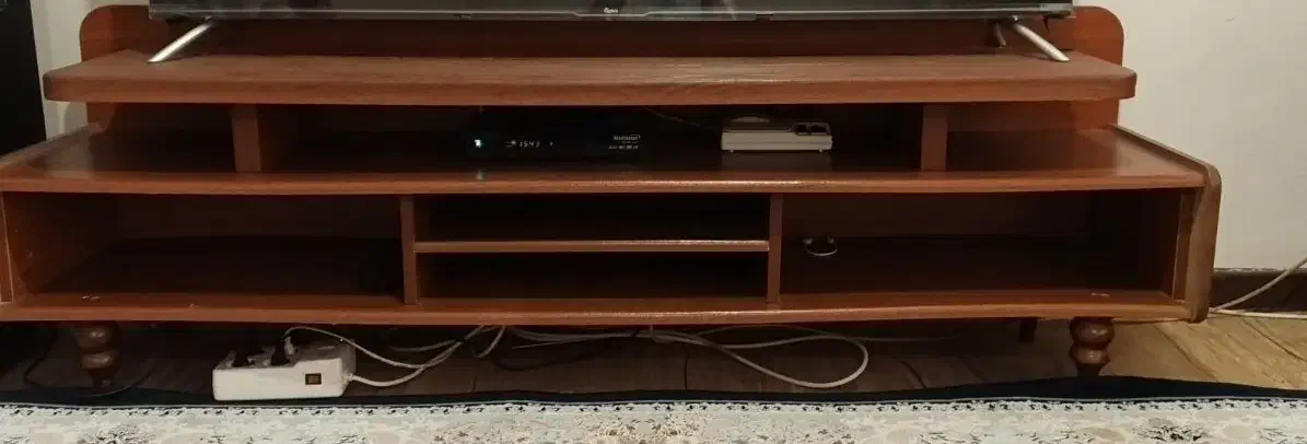 استندگل|گل و گیاه طبیعی|پردیس, فاز ۱|دیوار