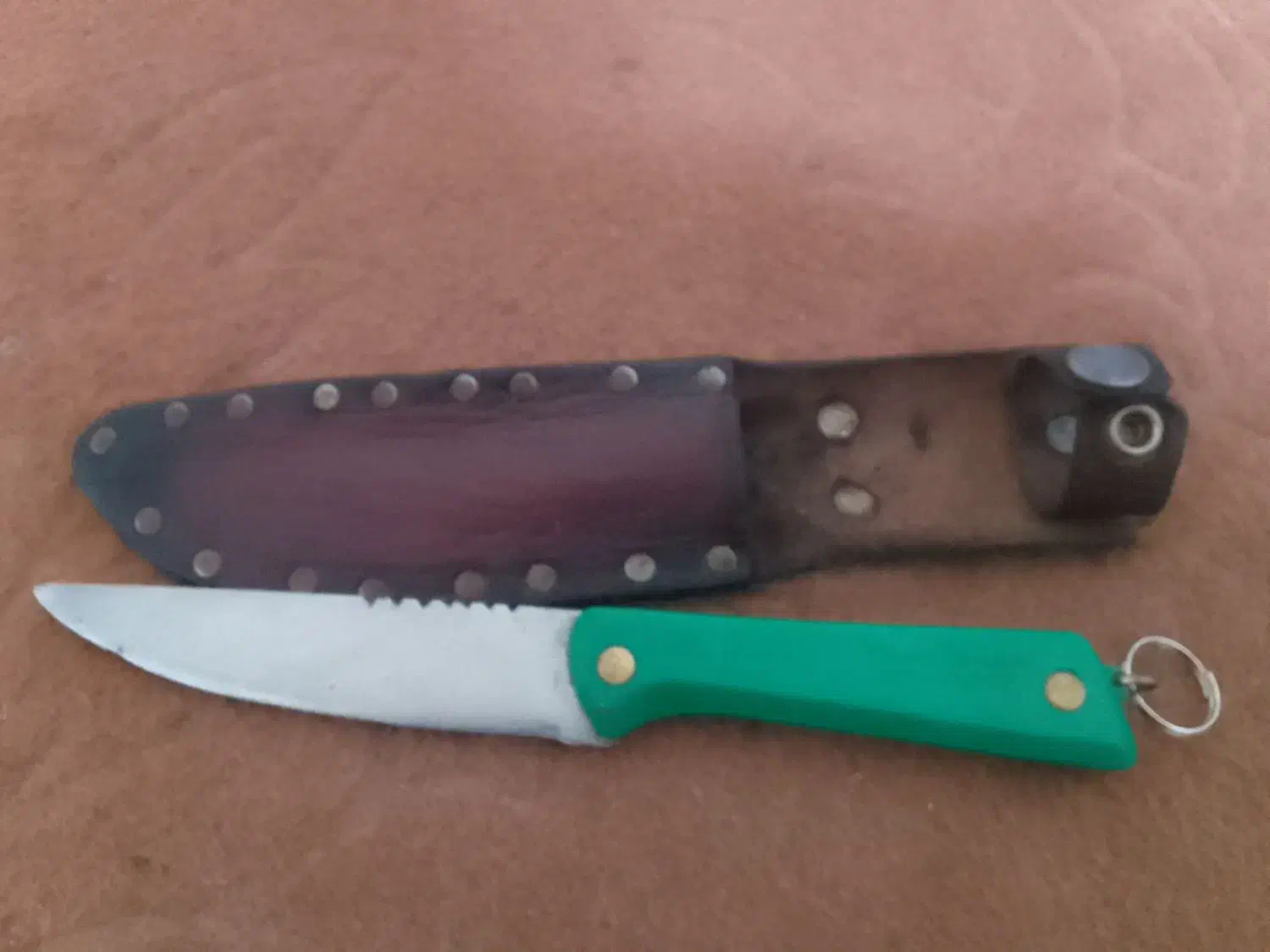 چاقوی تیز وخوش دست باغلاف تمام چرم فقط۳۵۰تومان|کوهنوردی و کمپینگ|آزادشهر, |دیوار