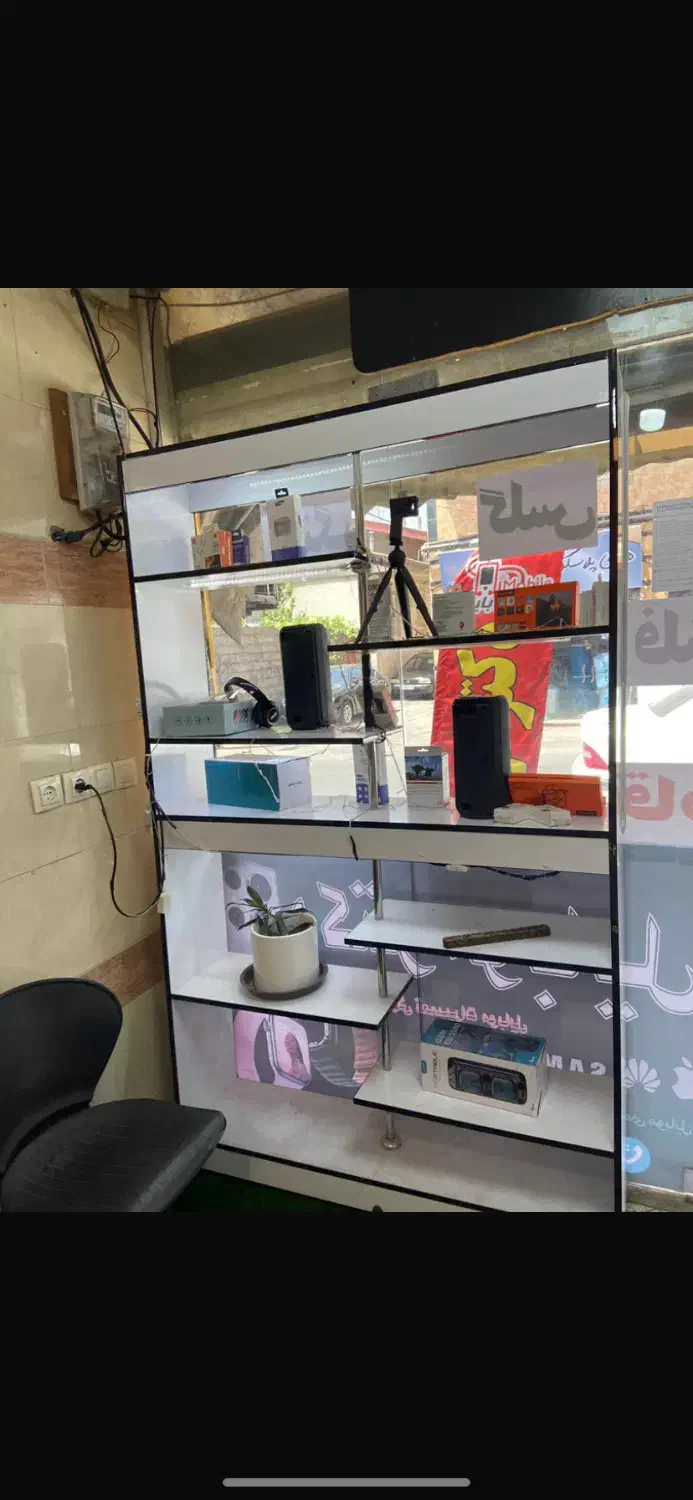 ویترین مغازه /استند ایستاده / میزکار|فروشگاه و مغازه|رشت, حافظ آباد|دیوار