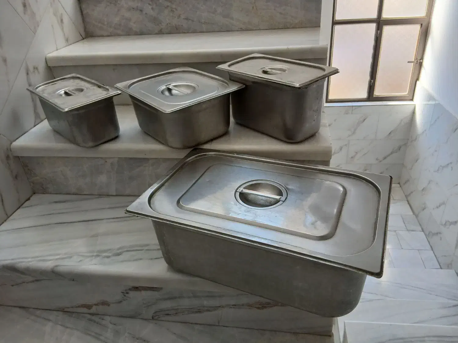 بن ماری نو|ظروف پخت‌وپز|ابریشم, |دیوار