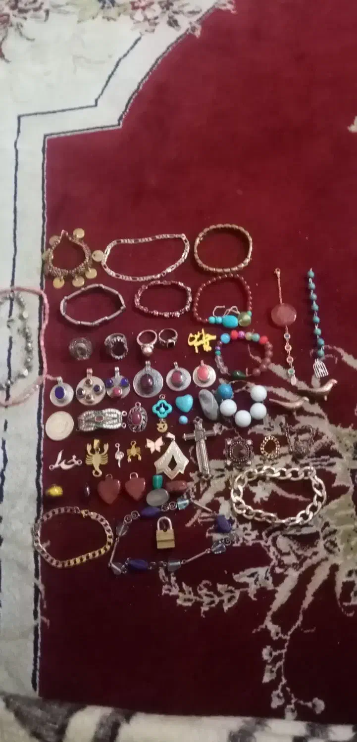 چند عدد زیورالات|بدلیجات|فردیس, شهرک شهید حسینی|دیوار