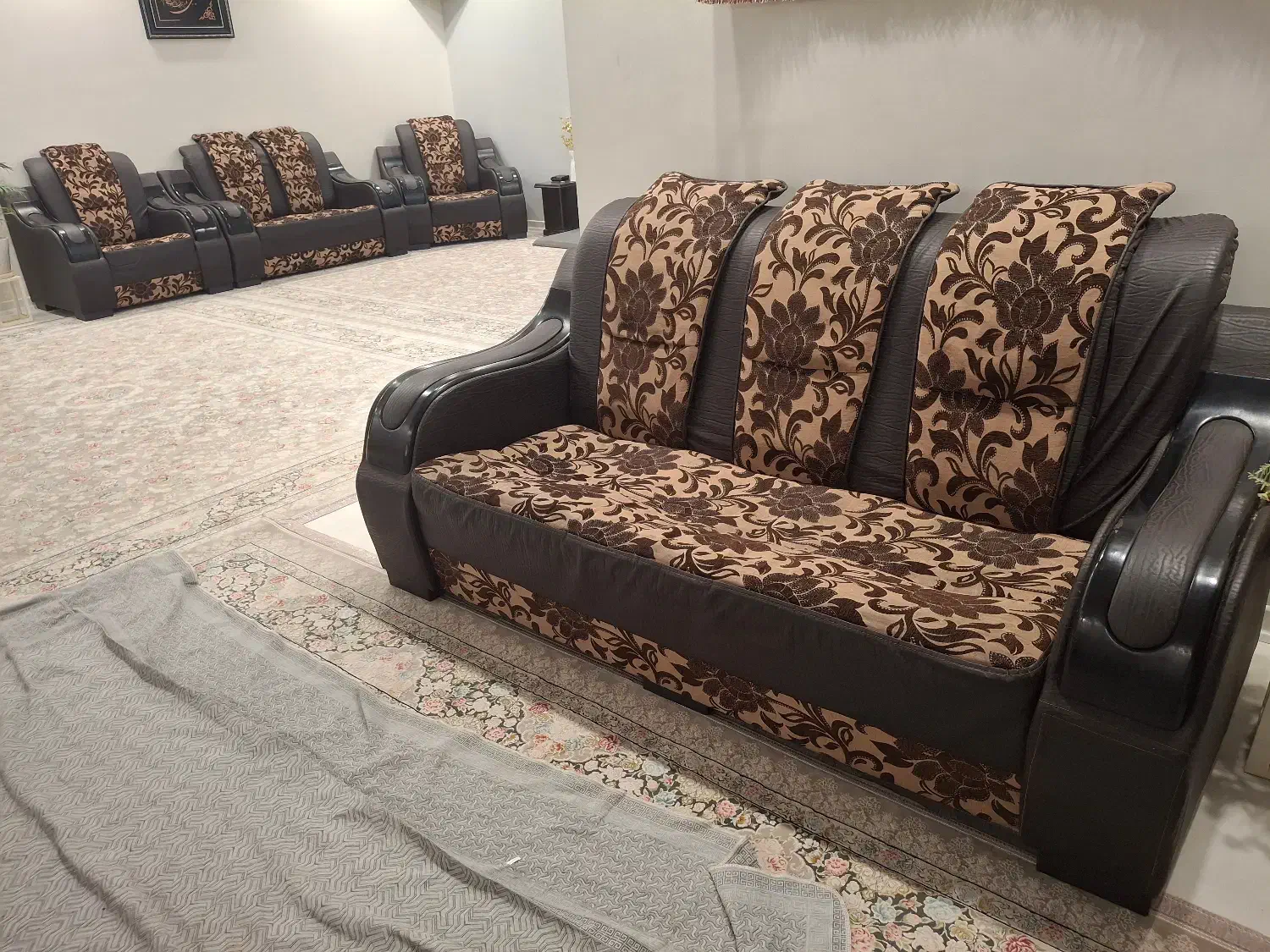 مبل 7 نفره|مبلمان خانگی و میز عسلی|مشهد, چهارچشمه|دیوار