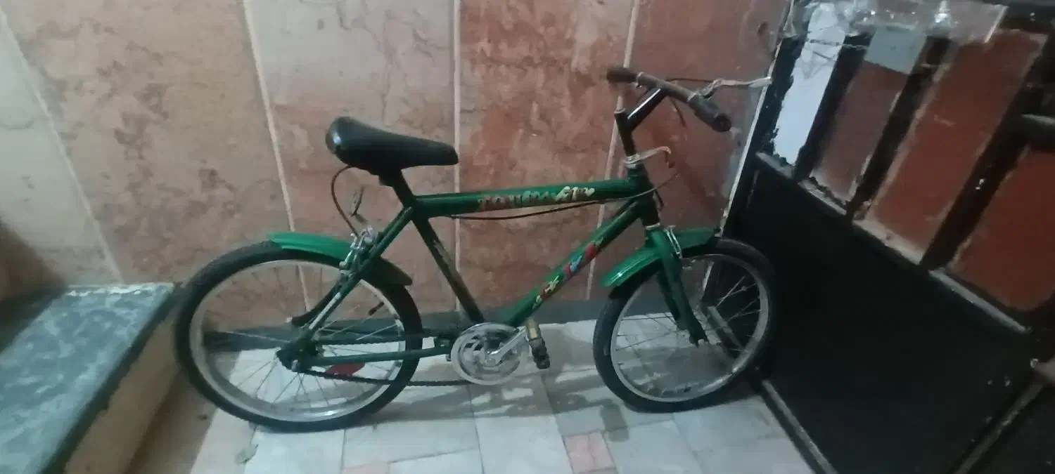 کمد لباس ودوچرخه سایز ۱۶. و میز تلوزیون شیشه ای|جاکفشی، کمد، دراور|قوچان, |دیوار