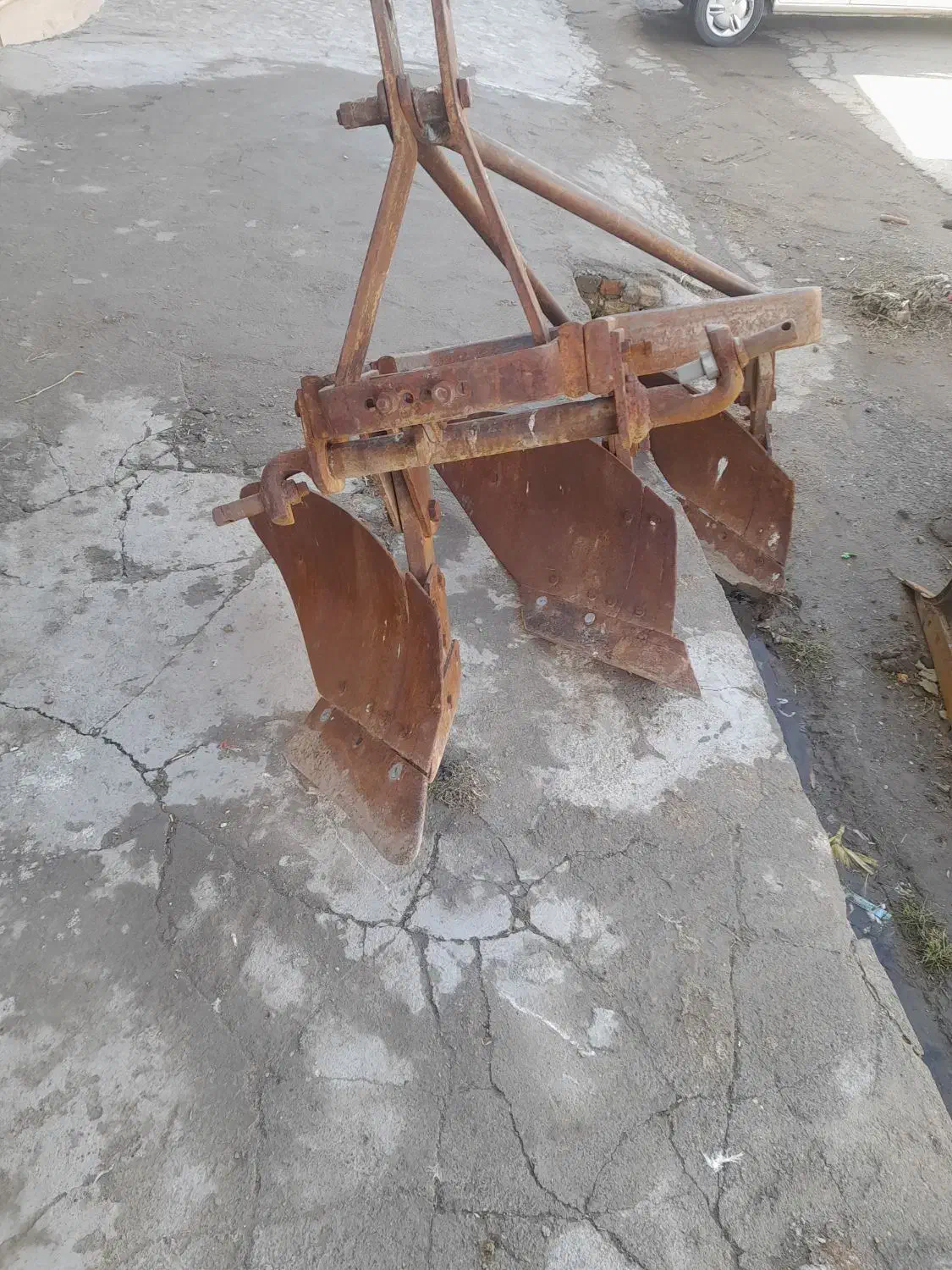 گاوآهن|ابزارآلات|کنگاور, |دیوار