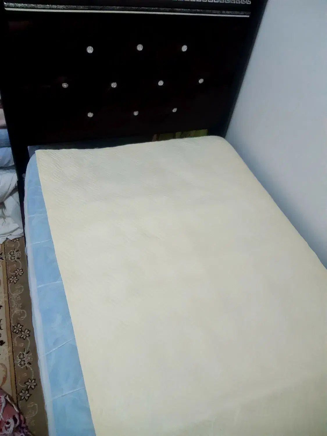 تخت یکنفره با تشک|تخت و سرویس خواب|سیاهکل, |دیوار