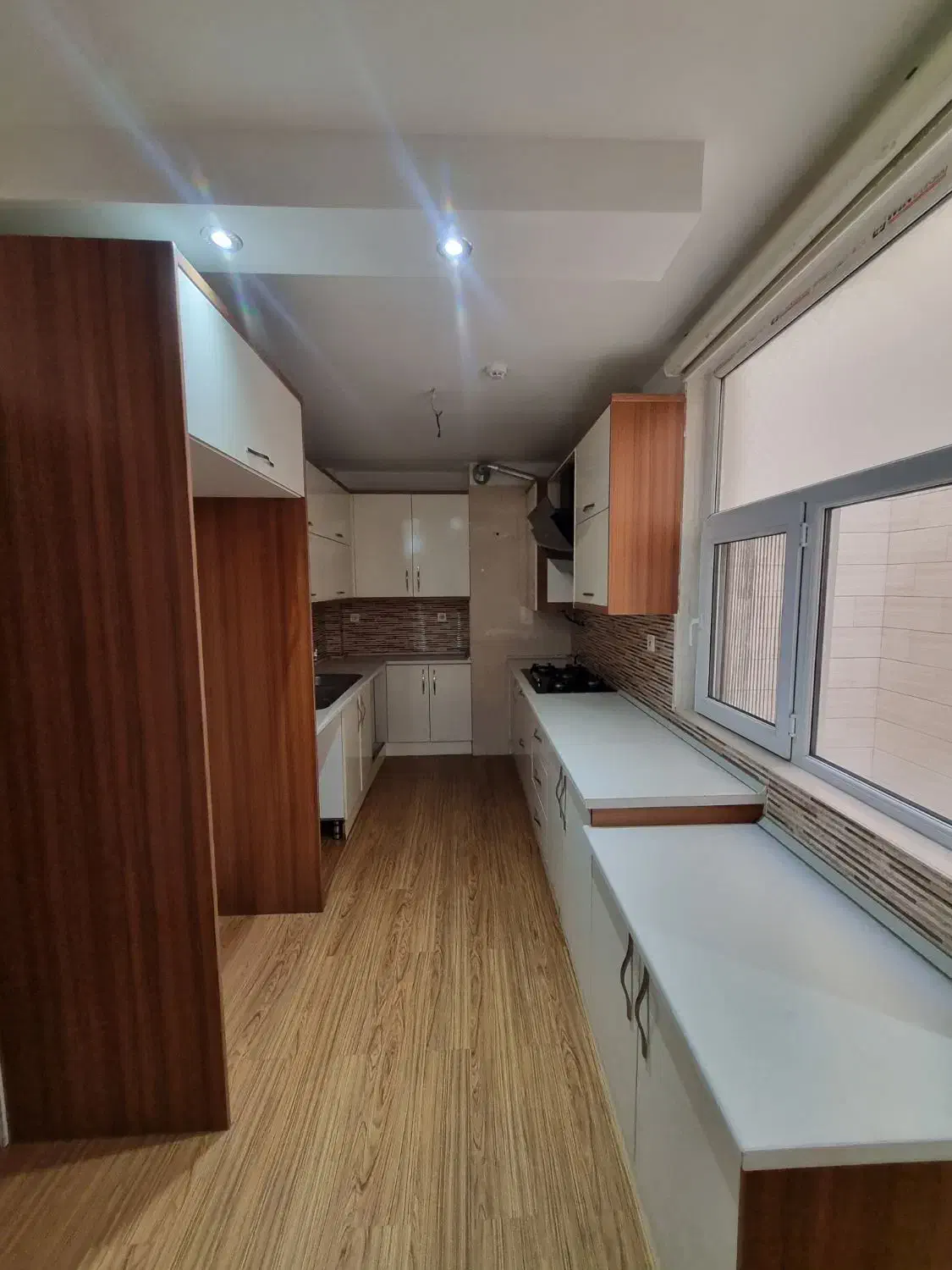 ۷۵متر ۲خواب. فول امکانات  غرق نور فردوس غرب