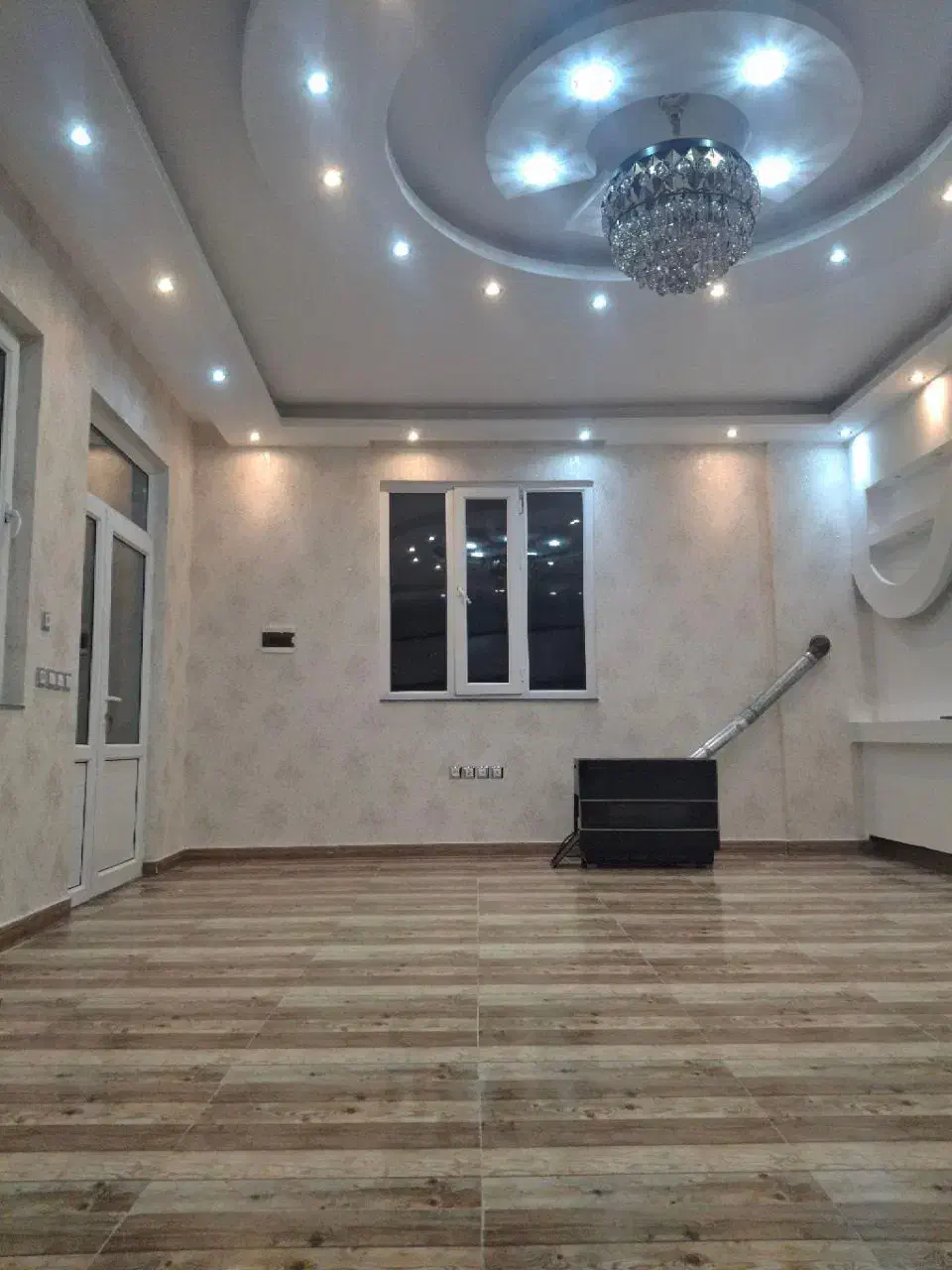 نصاب کاغذ دیواری|خدمات پیشه و مهارت|مشگین شهر, |دیوار