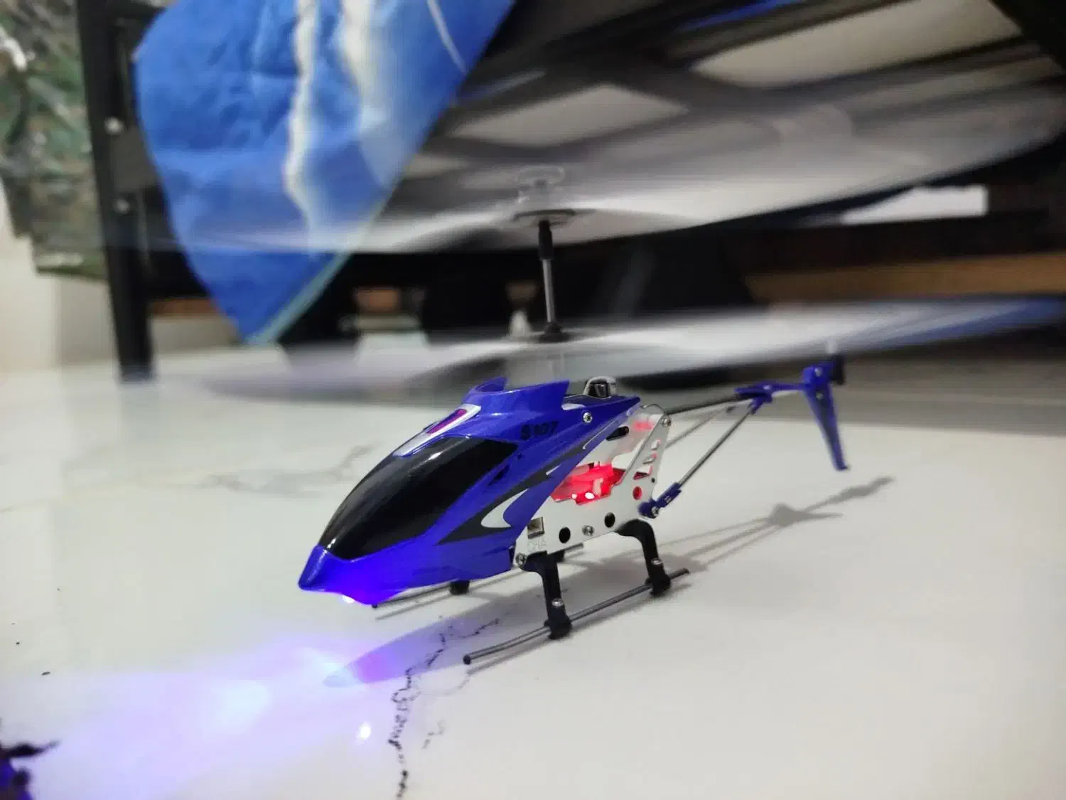 هلیکوپتر کنترلی|اسباببازی|سنندج, |دیوار