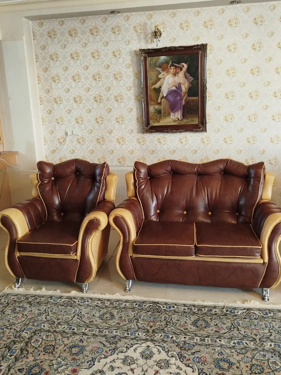 آگهی فروش مبل تمام چرم کار کرده هفت نفره|مبلمان خانگی و میز عسلی|اصفهان, کردآباد|دیوار