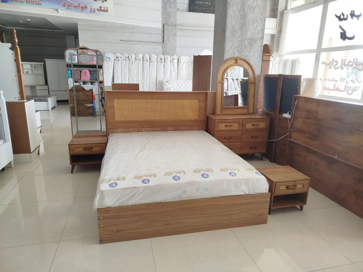 تخت & سرویس خواب ۲ نفره|تخت و سرویس خواب|زنجان, |دیوار