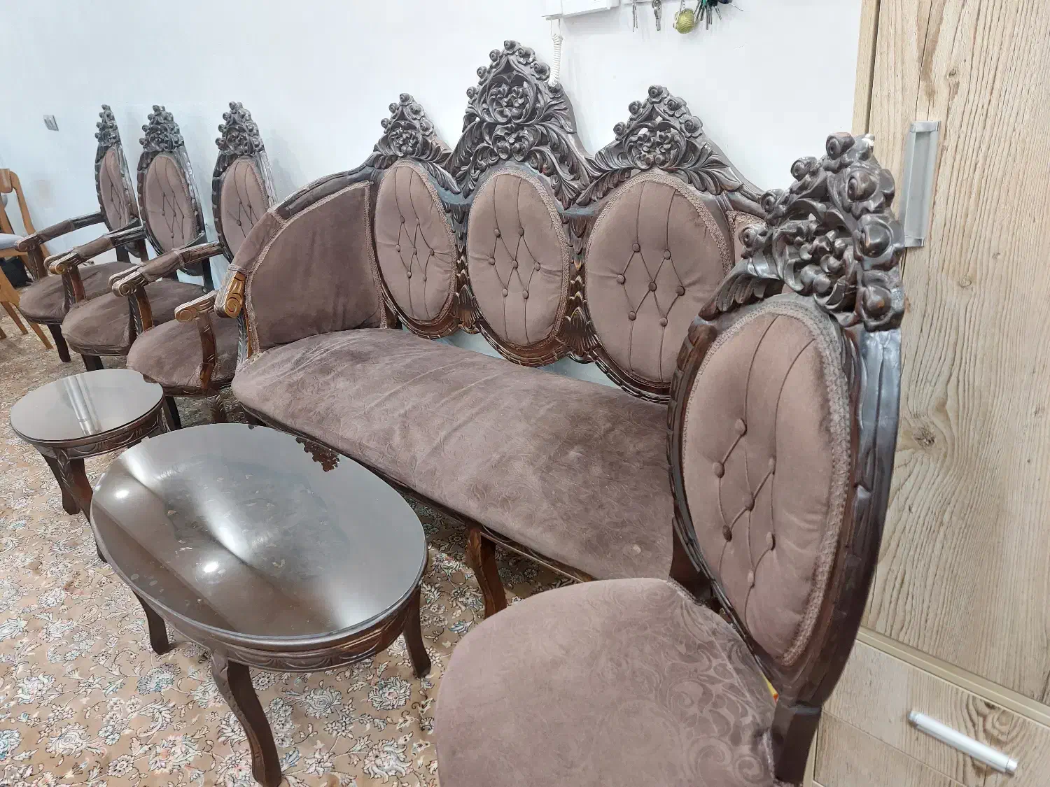 مبلمان چوبی کلاسیک میز عسلی سالم و زیبا|مبلمان خانگی و میز عسلی|رباط‌کریم, رباط‌کریم|دیوار