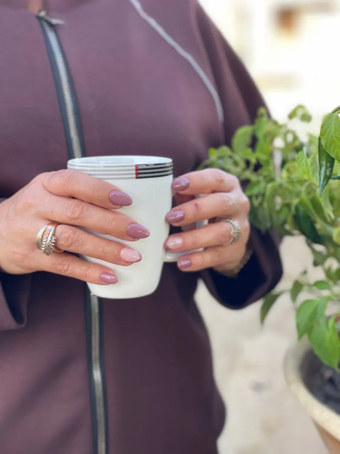 کاشت ناخن ترمیم ناخن|خدمات آرایشگری و زیبایی|مشکیندشت, |دیوار