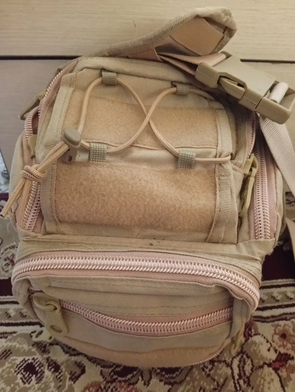 کیف رو دوشی|کیف، کفش، کمربند|چالوس, |دیوار