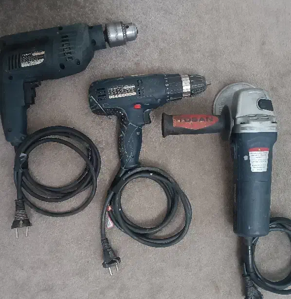 تعدادی ابزار کار کارکرده|ابزارآلات|شیراز, کوزه گری|دیوار