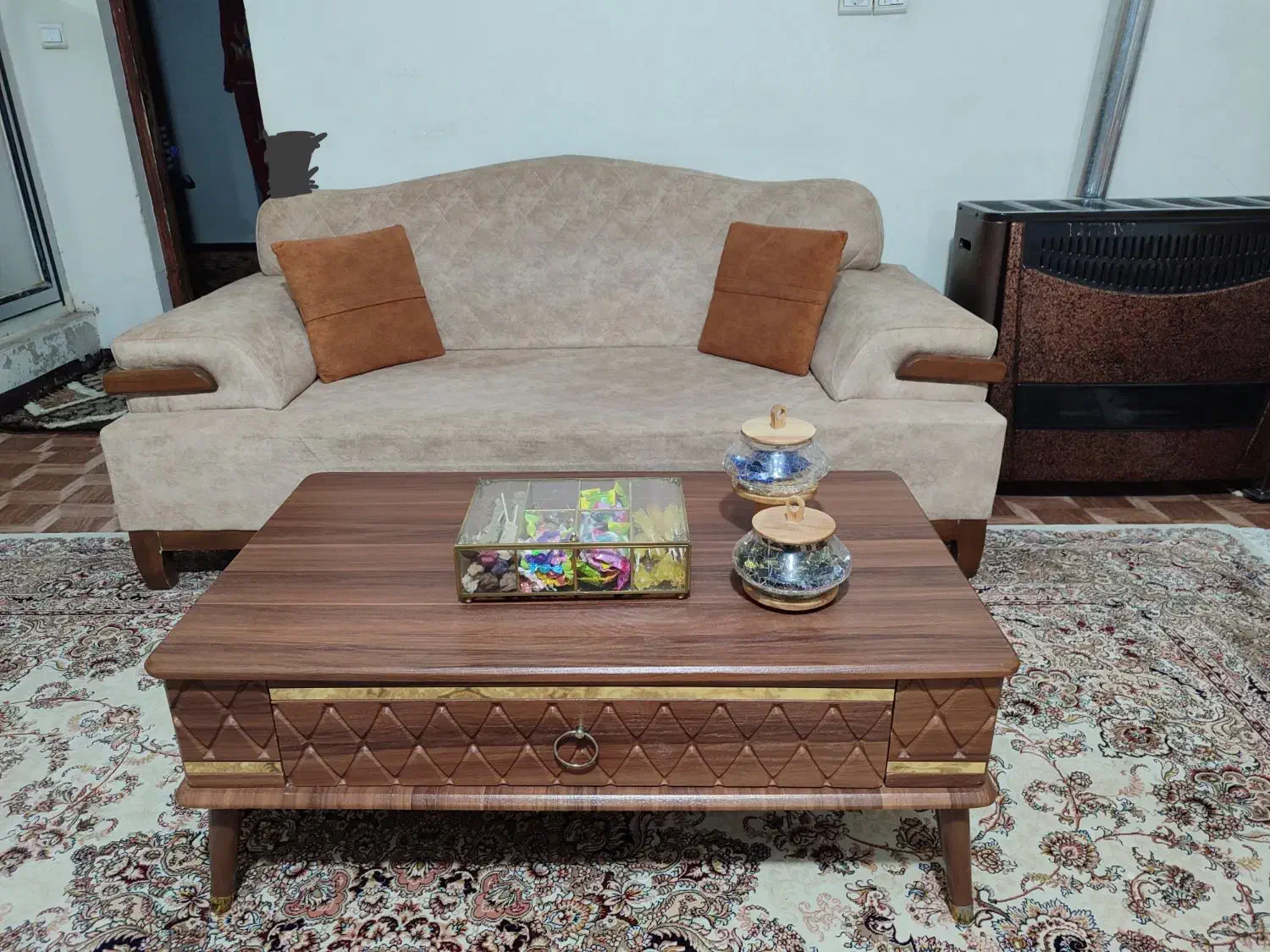 مبل راحتی ۷ نفره با میز|مبلمان خانگی و میز عسلی|دلیجان, |دیوار