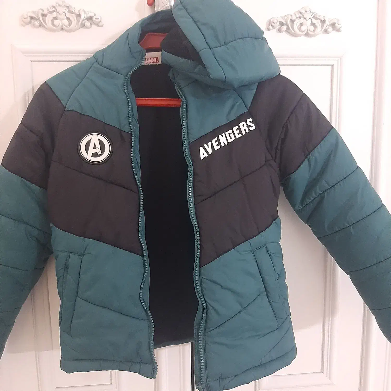 کاپشن کودک|کفش و لباس بچه|مشهد, کوشش|دیوار