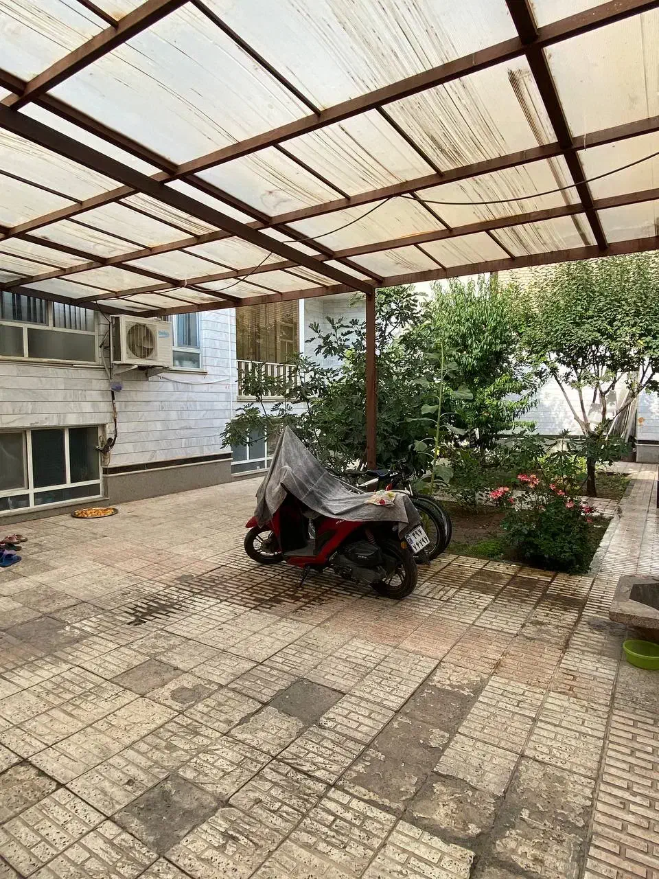 حیاط 280 متری|فروش خانه و ویلا|مرند, |دیوار