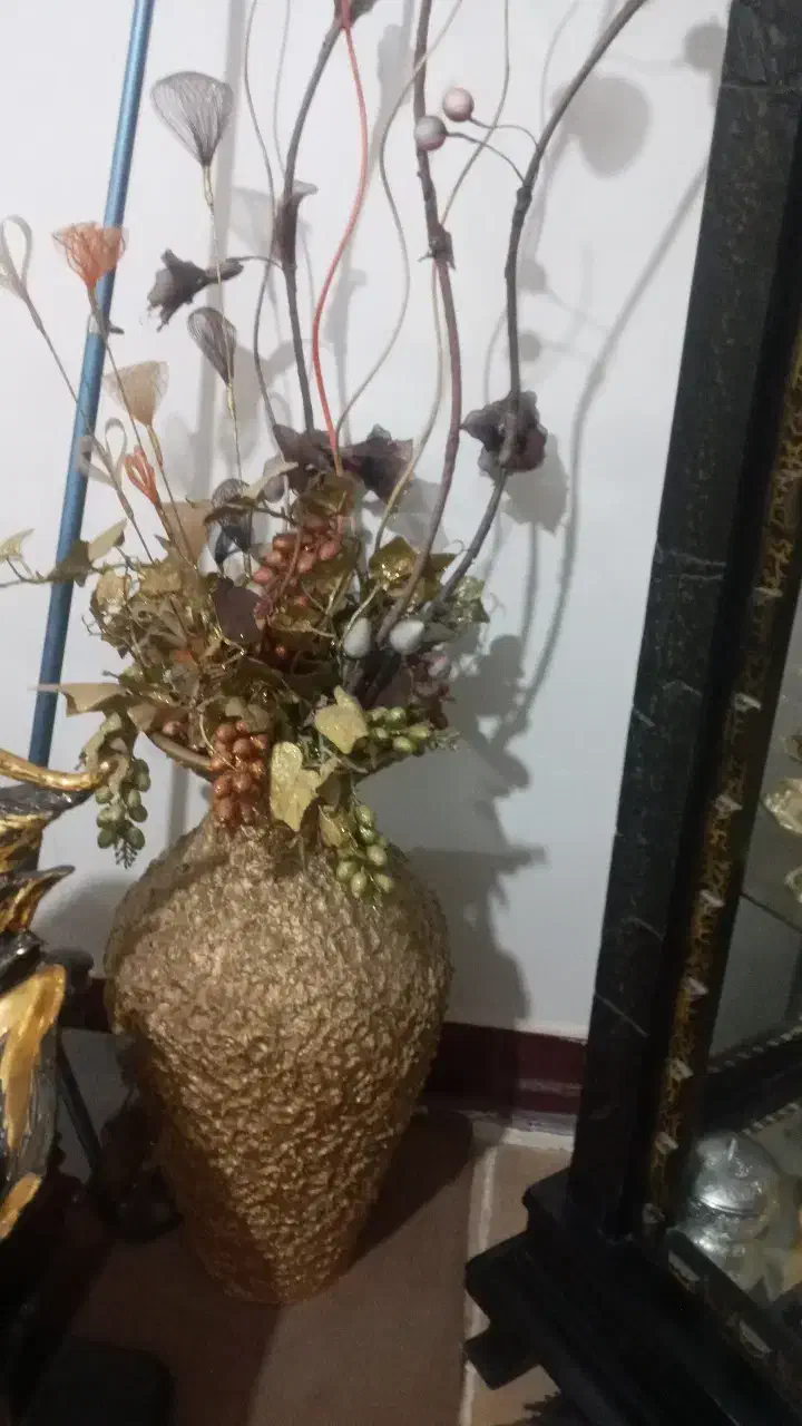 گل و‌گلدان سفالی قدیمی خرمشهر|گل مصنوعی|خرمشهر, |دیوار