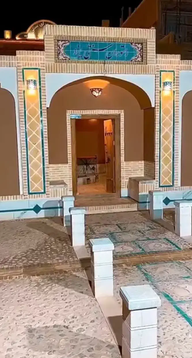 استخدام نیرو خانم جهت کار در کافه رها|استخدام خدمات فروشگاه و رستوران|یزد, |دیوار