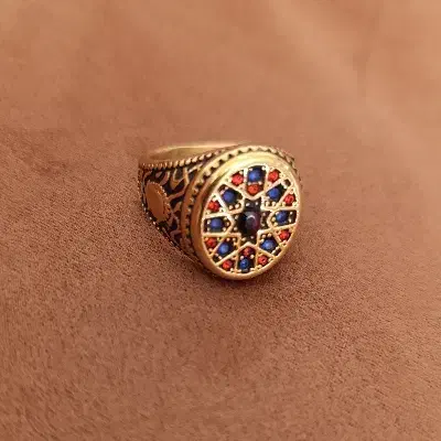 انگشتر رولکس|بدلیجات|ری, شهادت|دیوار