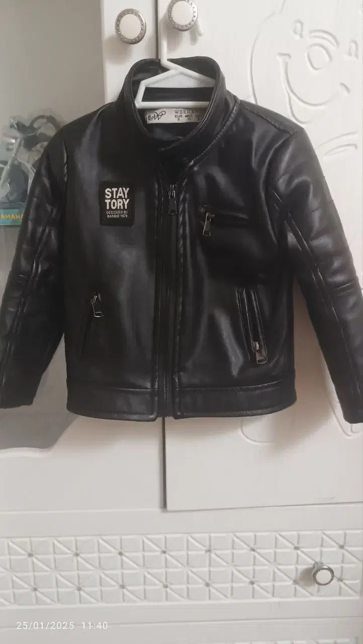 اسپرت شیک وزیبا|کفش و لباس بچه|نیشابور, بلوار گلها|دیوار