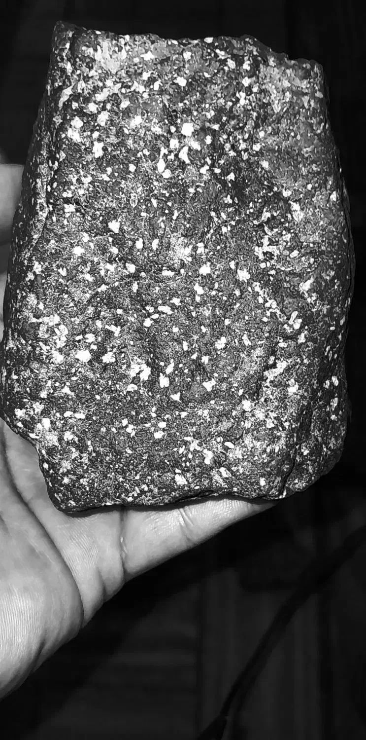 یک عدد شهاب سنگ با جذب آهنربا به فروش میرسد|جواهرات|رشت, لاکان|دیوار