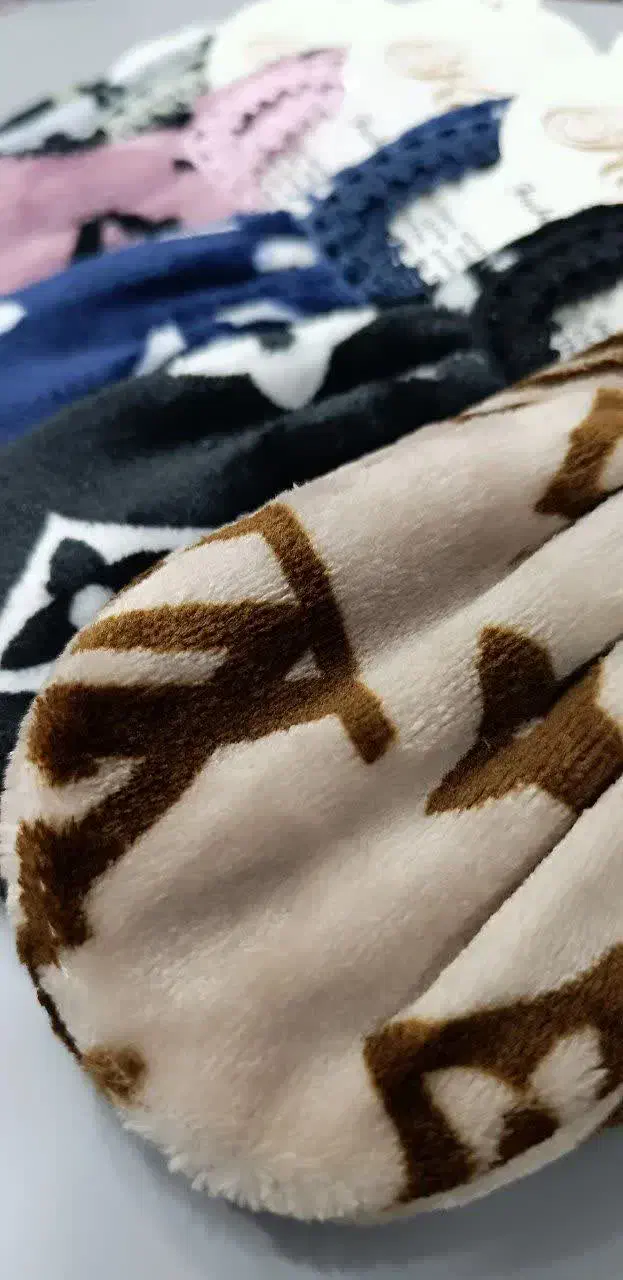 انواع جوراب و پاپوش زمستانه|لباس|قم, پردیسان|دیوار