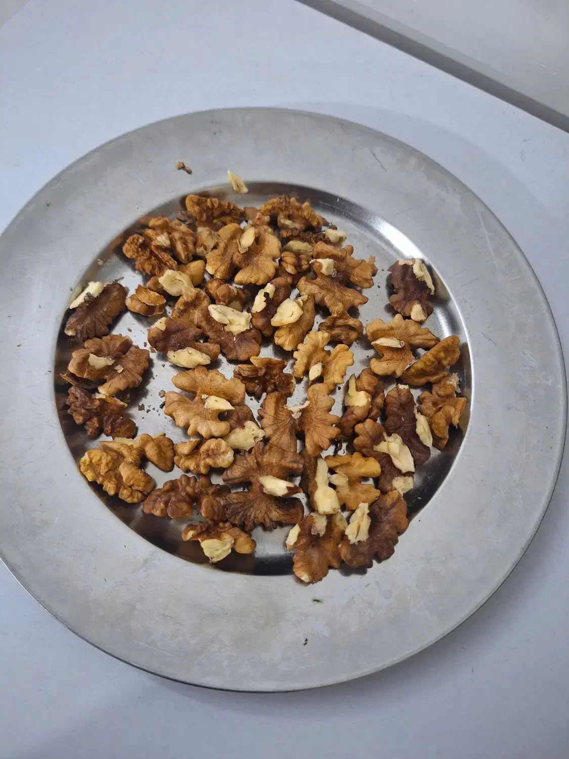 گردو چرب|خوردنی و آشامیدنی|سبزوار, قلعه‌نو دهزار|دیوار