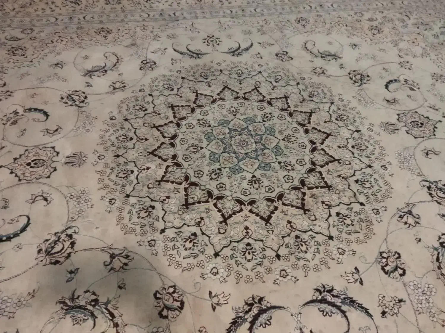 فرش|فرش|شاهین‌شهر, عطار|دیوار