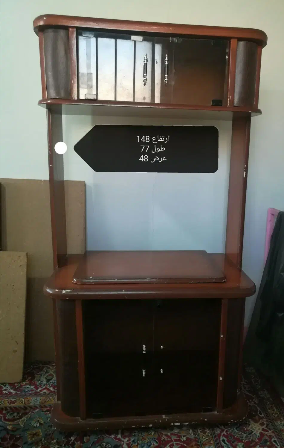 تخت خواب و میز قدیمی و کمد|تخت و سرویس خواب|شیراز, نیستان|دیوار