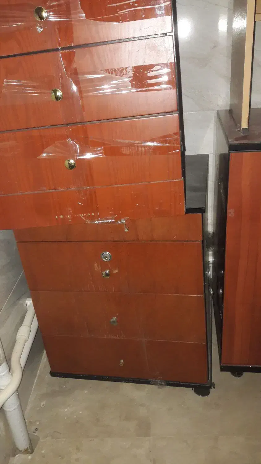 کتابخانه وشلف|کتابخانه، شلف، قفسه‌های دیواری|اشتهارد, |دیوار