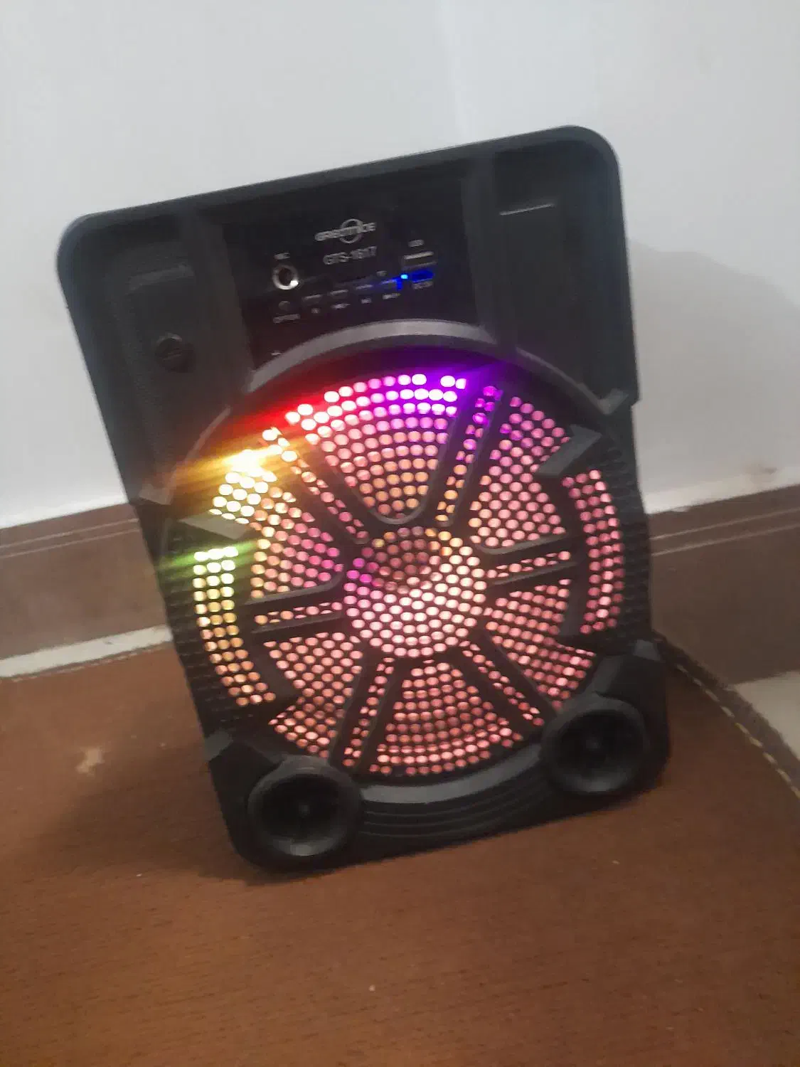 اسپیکر سرحال تمیز خشک کار نکرده|سیستم صوتی خانگی|یاسوج, |دیوار