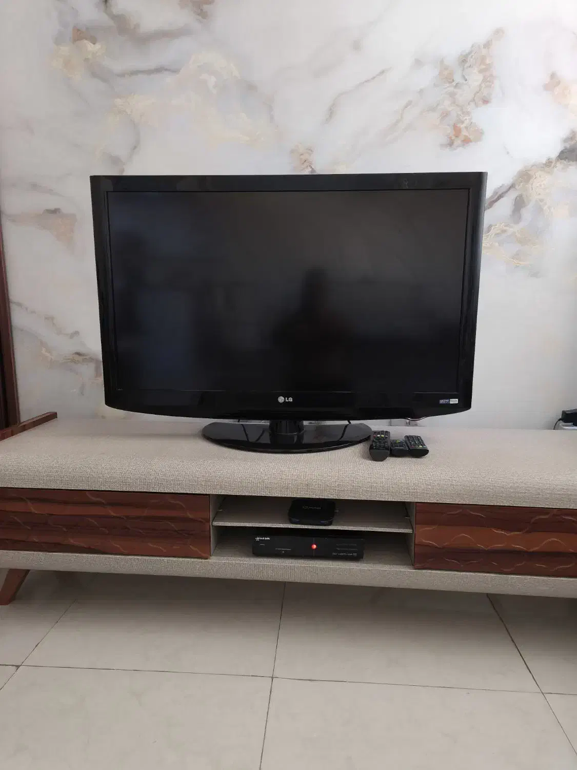 تلویزیون ال سی دی 42 LG|تلویزیون و پروژکتور|شیراز, دکتر حسابی|دیوار