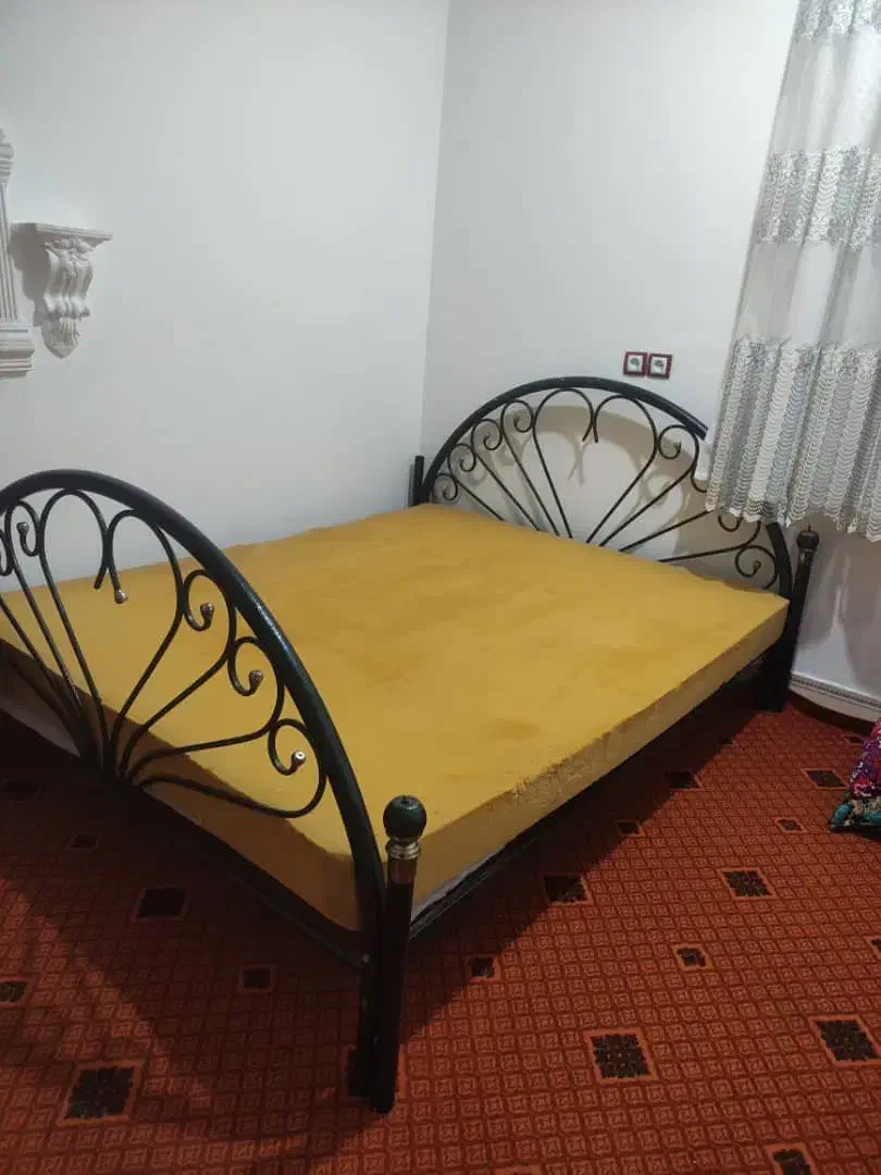 تخت فلزی با تشک رویال اصل دو نفره|تخت و سرویس خواب|دهدشت, |دیوار