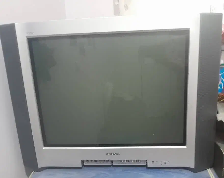 تلویزیون ۲۹ اینچ سونی اصل وگا|تلویزیون و پروژکتور|بروجرد, |دیوار