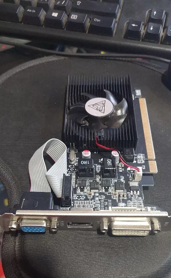 گرافیک 210 geforce|قطعات و لوازم جانبی رایانه|همدان, |دیوار
