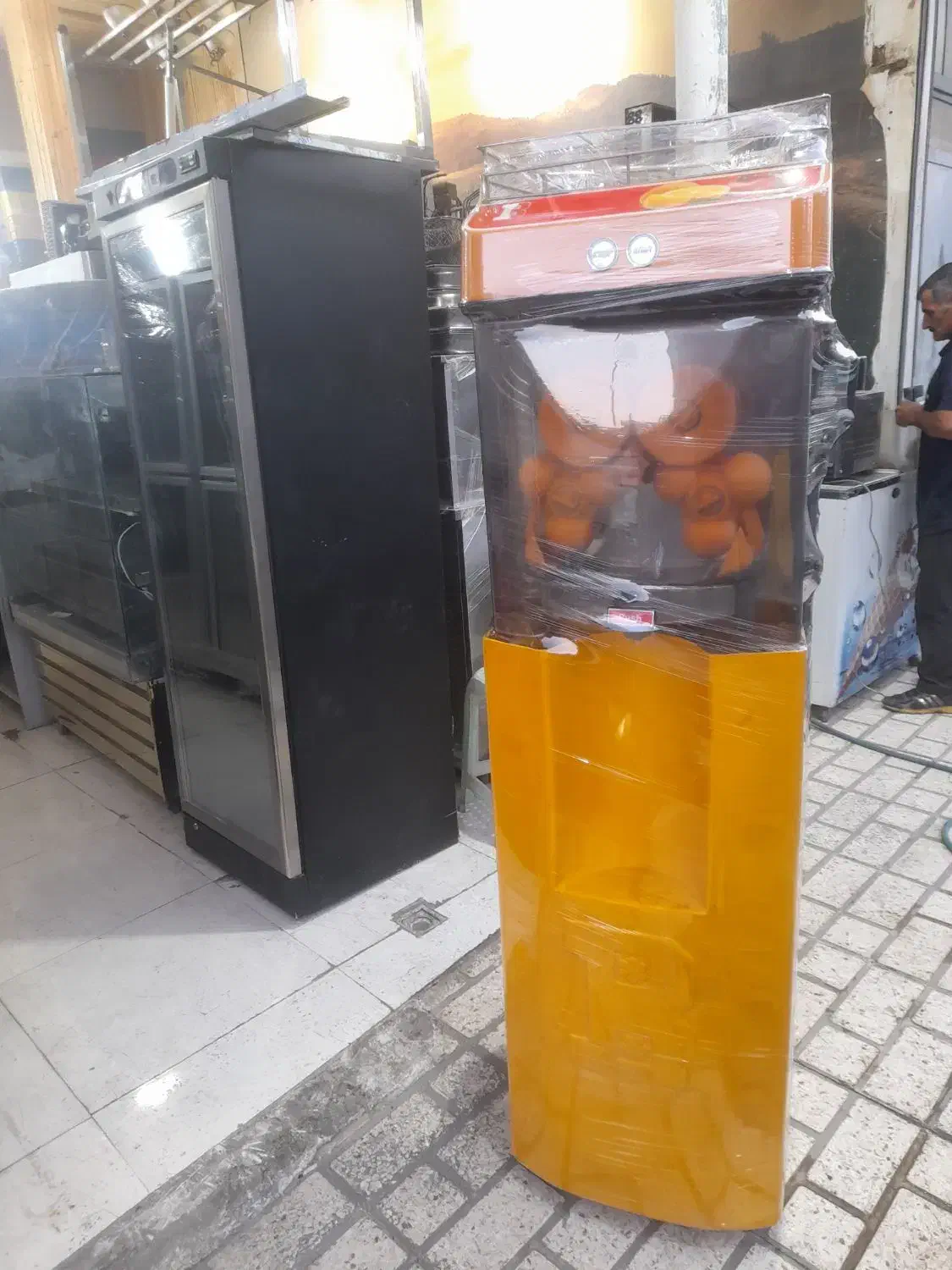 آب پرتقال گیرواب انارگیر زومکس اسپانیا|فروشگاه و مغازه|نسیمشهر, |دیوار